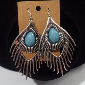 STATEMENT SILVER AND TURQUOISE TEARDROP FEATHER EARRINGS SET NWT